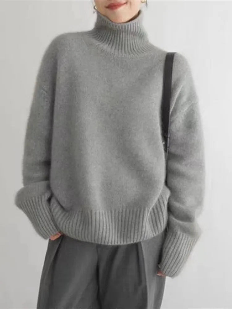 Gemütlicher weicher Strickpullover mit Rollkragen für herbstliche Schichten