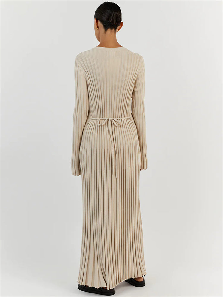 Frieda | Geripptes Maxikleid mit figurbetontem Schnitt