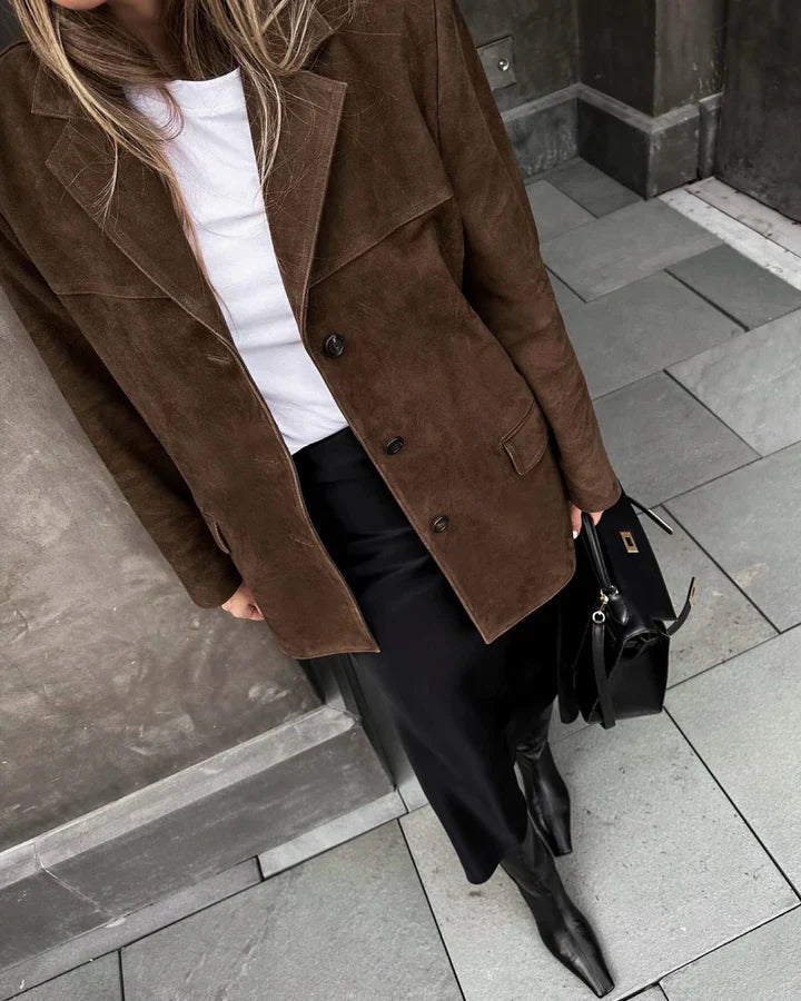 Zeitloser Wildleder-Blazer für schickes Schichten