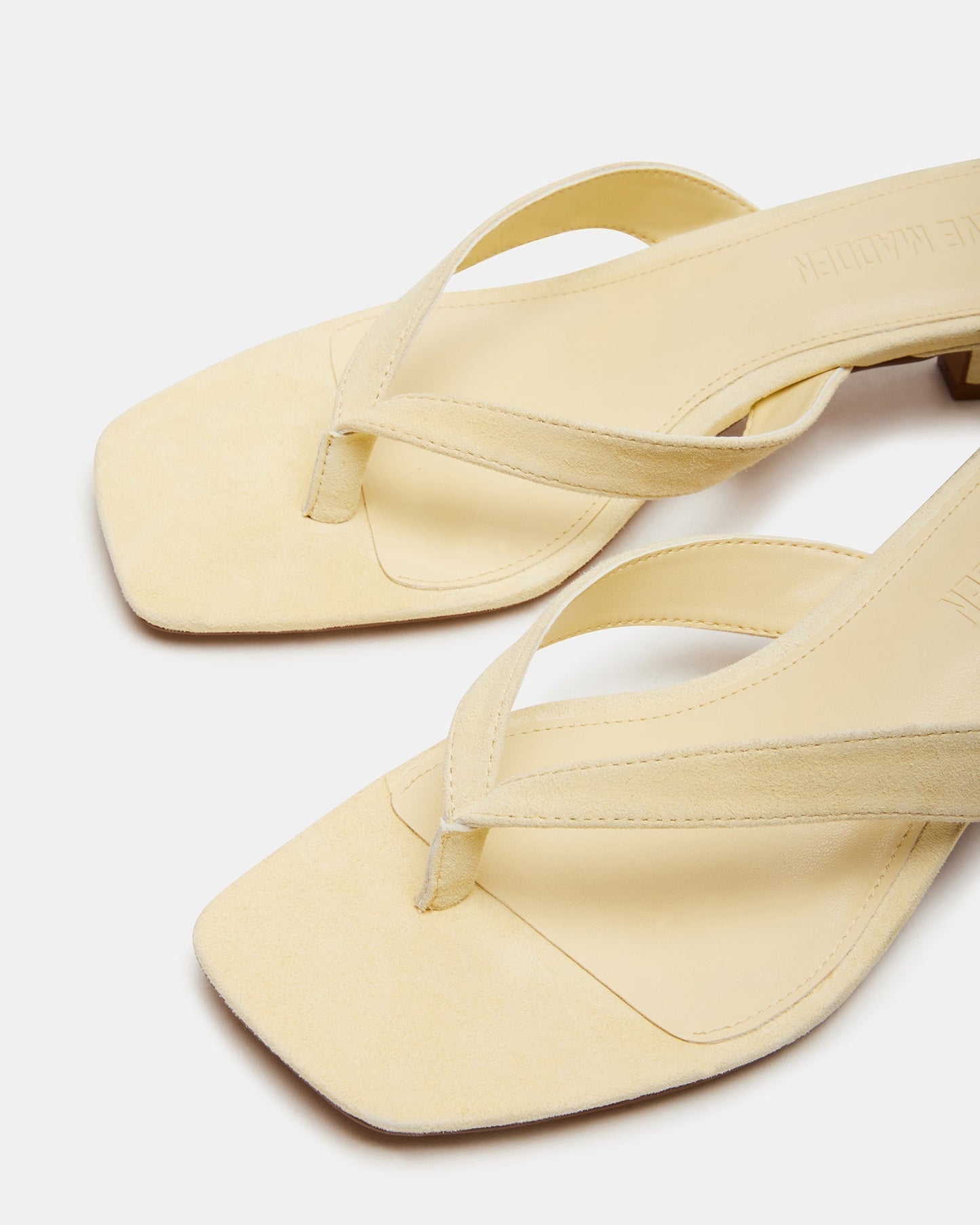 Schicke Wildleder-Pumps mit quadratischer Spitze