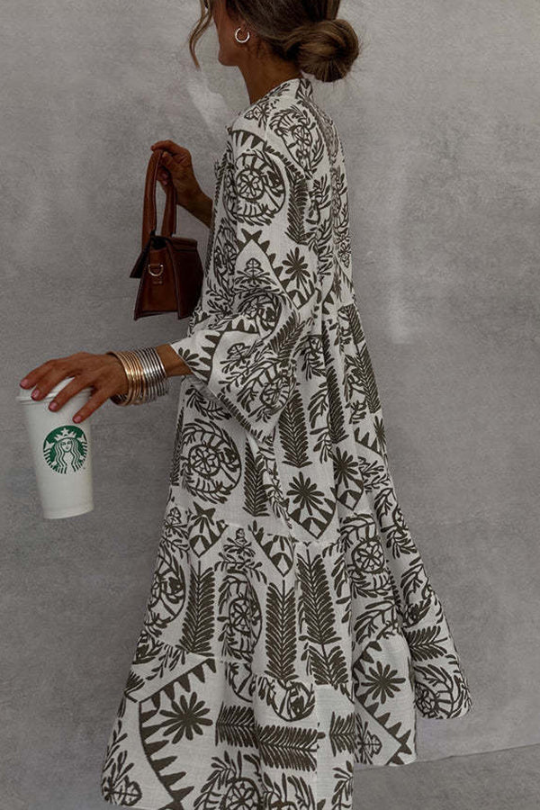 Bedrucktes Minikleid mit V-Ausschnitt und Glockenärmeln
