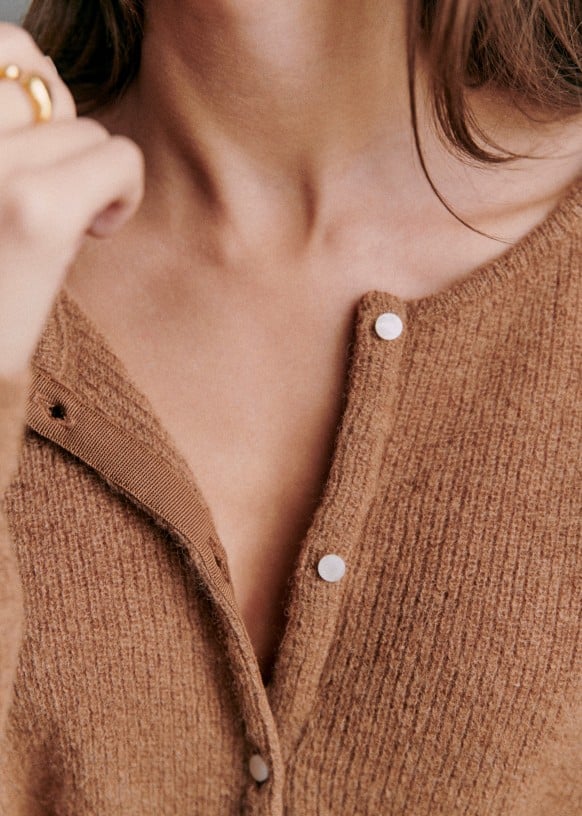 Gemütlicher grob gestrickter Cardigan-Pullover