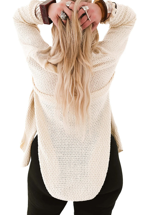 Gemütliche Strickjacke mittlerer Länge mit langen Ärmeln