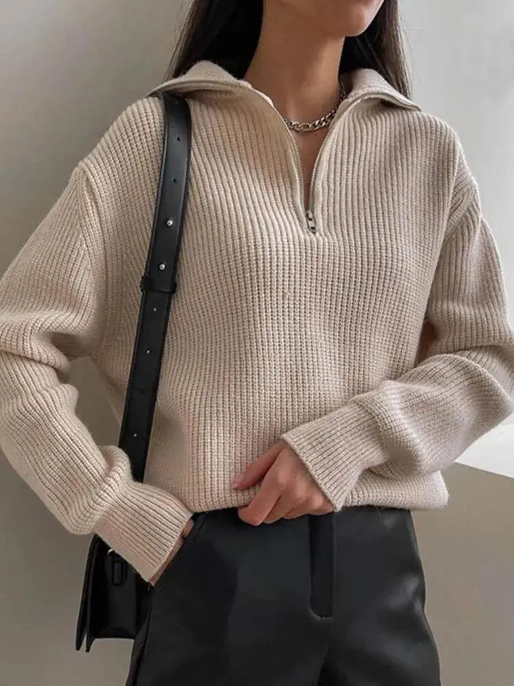 Gemütlicher dicker Strickpullover mit Reißverschlusskragen für herbstliche Schichten