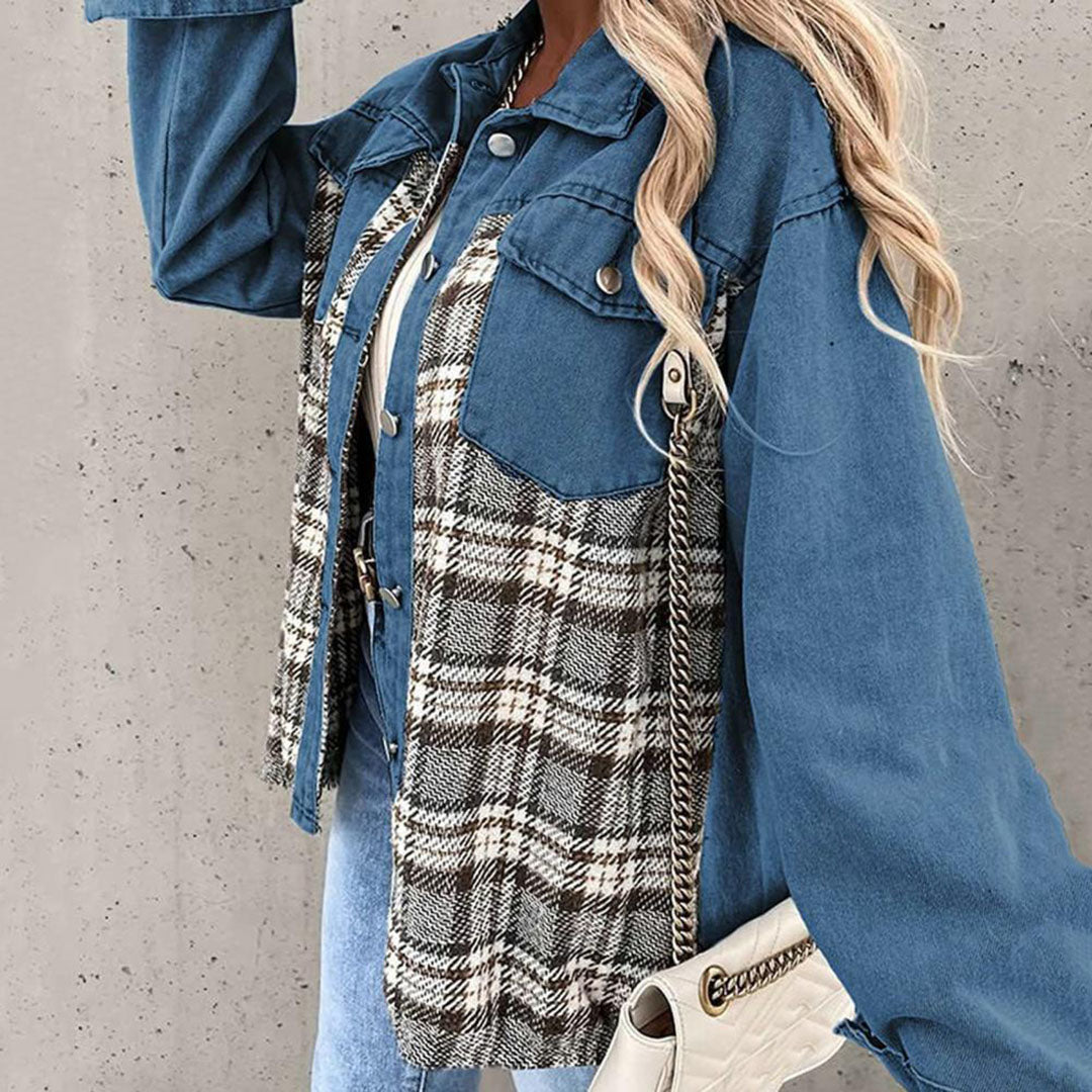 Schicke karierte Jacke mit klassischem Kragen und Knopfdetail