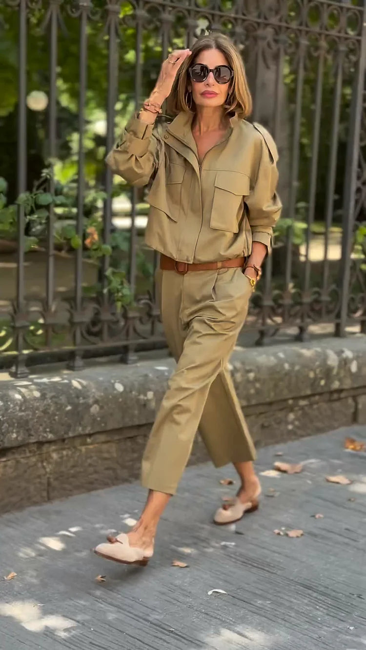 Lässige Utility-Cargo-Jacke mit Riemen- und Taschenakzenten