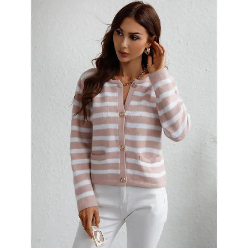 Gemütlicher Strick-Cardigan mit Knöpfen und seitlichen Taschen