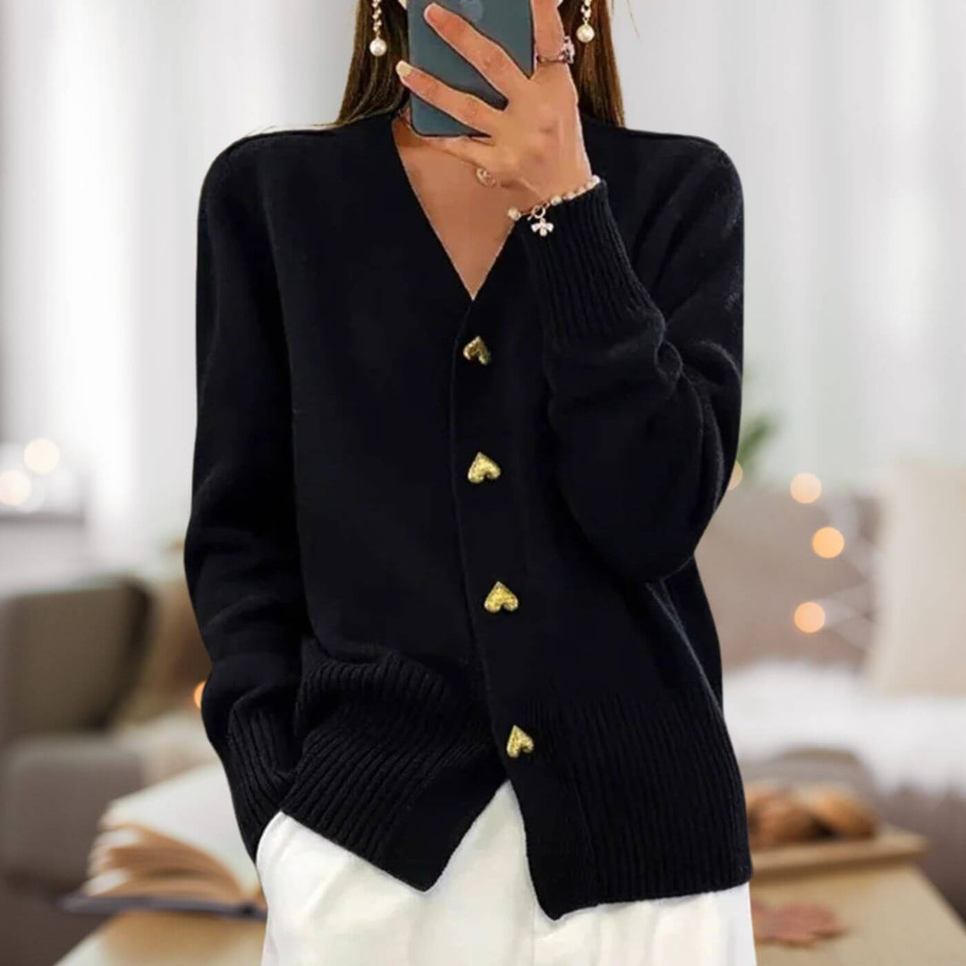 Schicke Strickjacke mit Herzknopf-Akzenten
