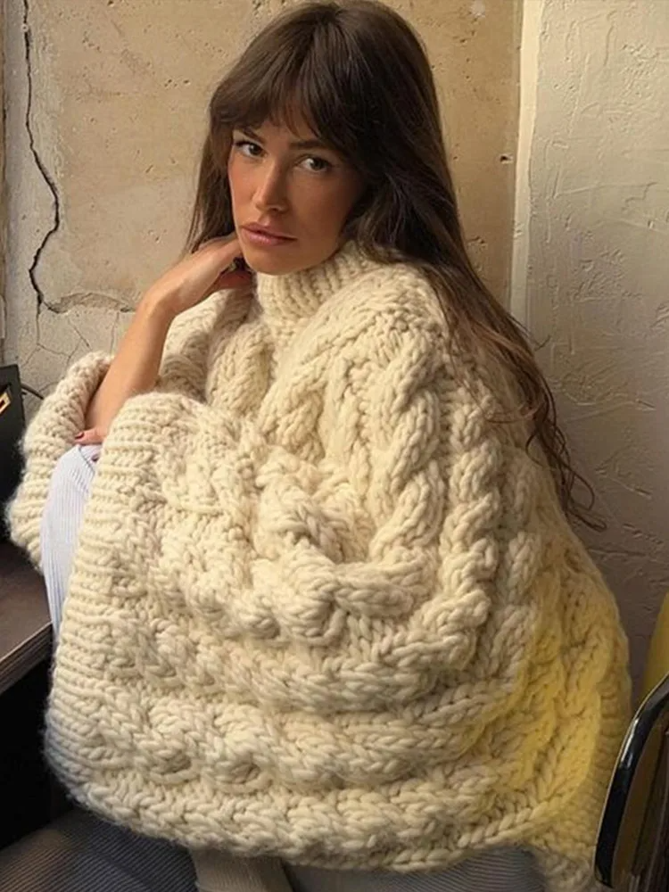 Gemütlicher Grobstrick übergroßer Pullover mit hohem Kragen