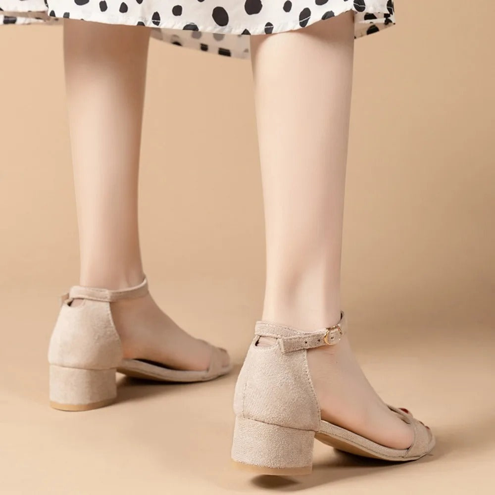 Quenilda | Elegante Blockabsatz-Sandalen mit Knöchelriemen