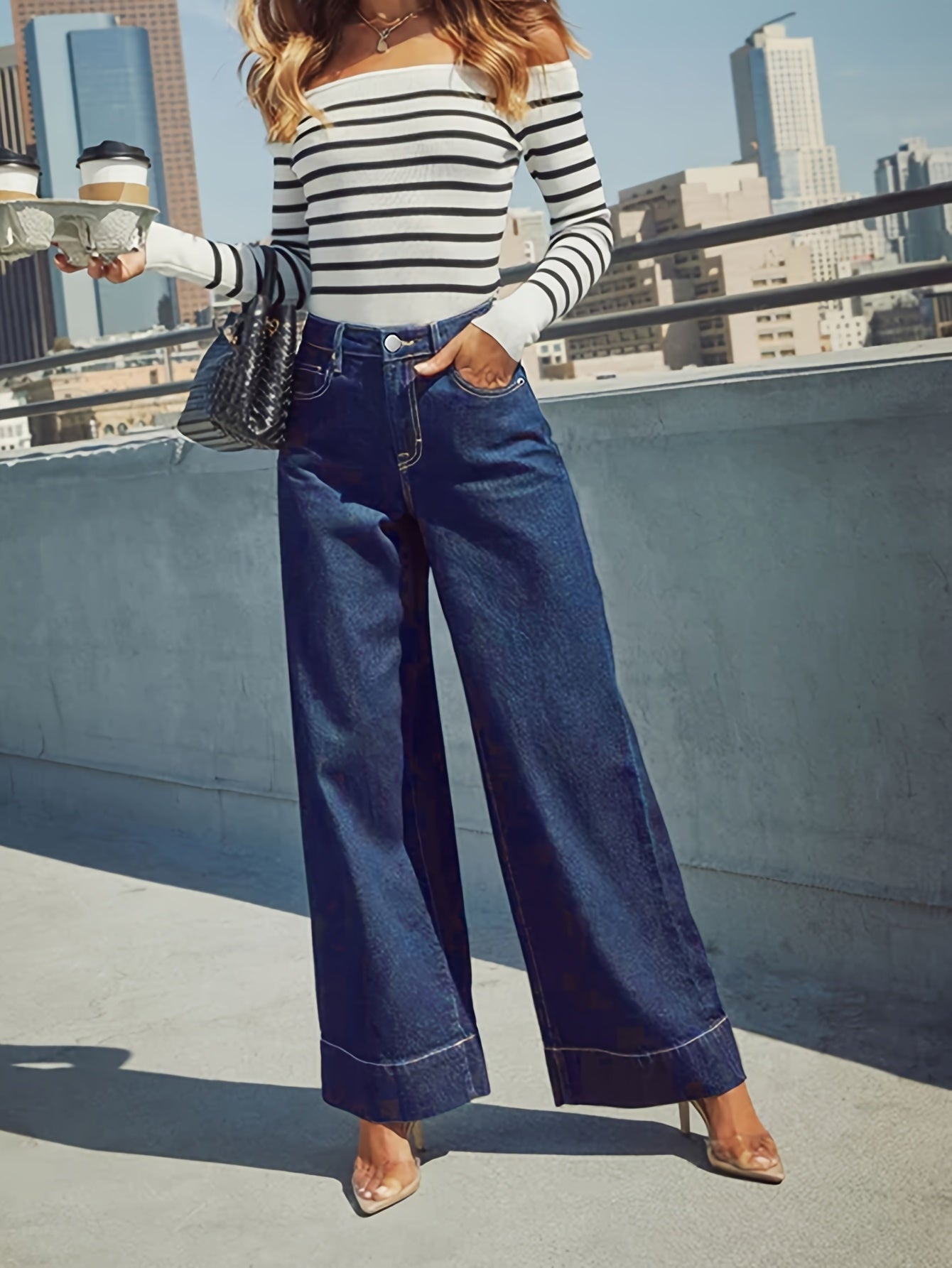 Jeans mit hoher Taille, weitem Bein und dehnbarem Denim-Stoff mit Umschlag am Saum