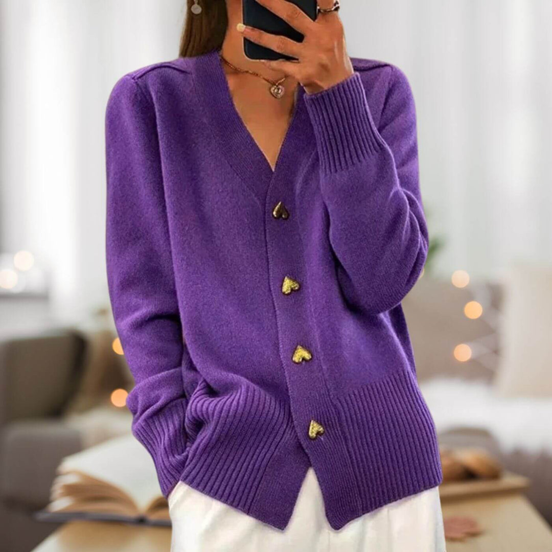 Schicke Strickjacke mit Herzknopf-Akzenten