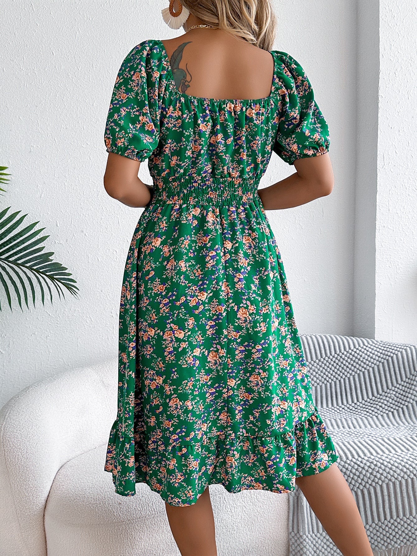 Bertha | Feminines Blumenkleid mit Puffärmeln