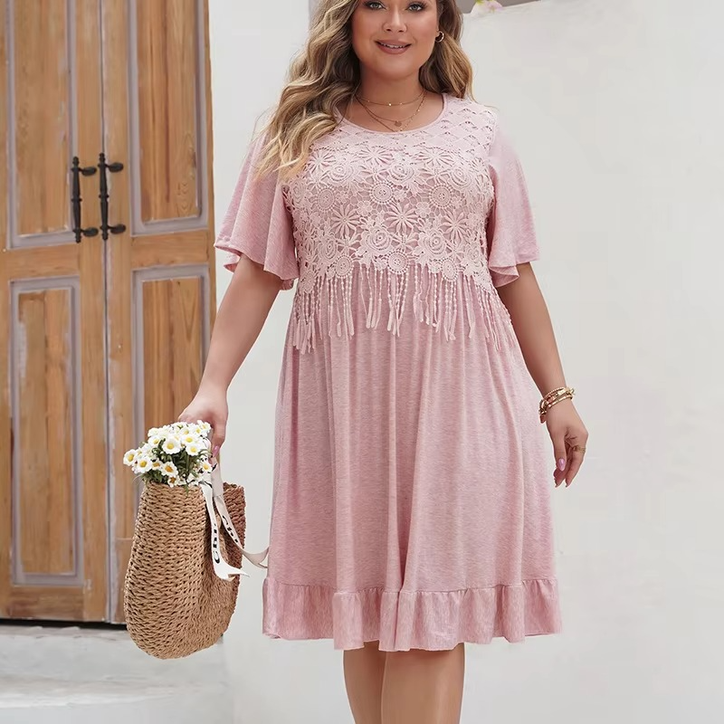 Oswald | Verspieltes Sommerkleid mit Spitzen-Details