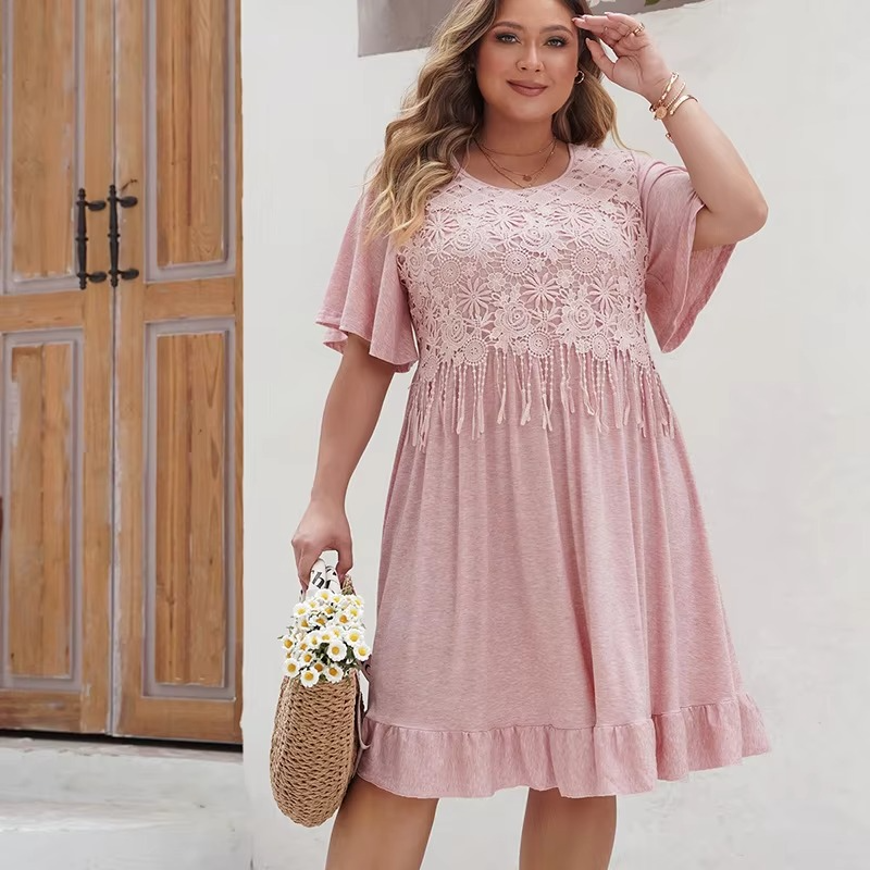 Oswald | Verspieltes Sommerkleid mit Spitzen-Details
