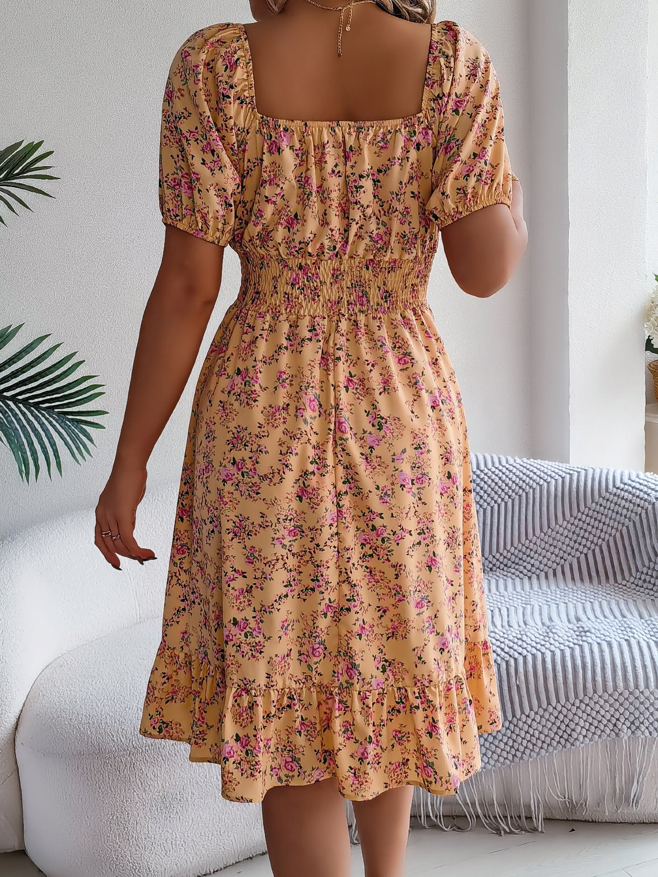 Bertha | Feminines Blumenkleid mit Puffärmeln