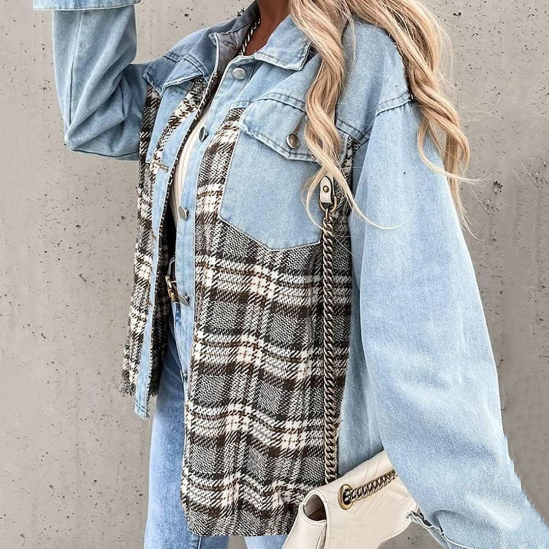 Schicke karierte Jacke mit klassischem Kragen und Knopfdetail