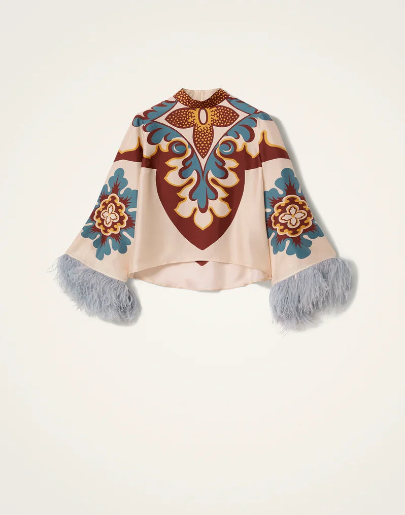 Boho-Top mit Glockenärmeln, Federbesatz und hohem Kragen