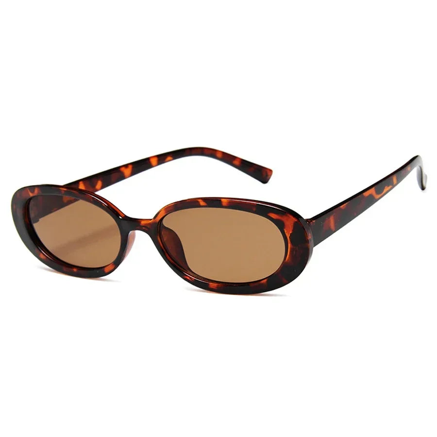 Retro Sonnenbrille mit klarem Glas, vintage-inspiriertes Design