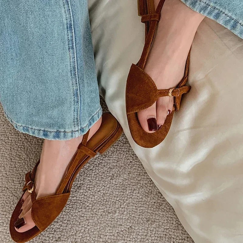 Quenilda | Minimalistische Sommerriemchen-Sandalen