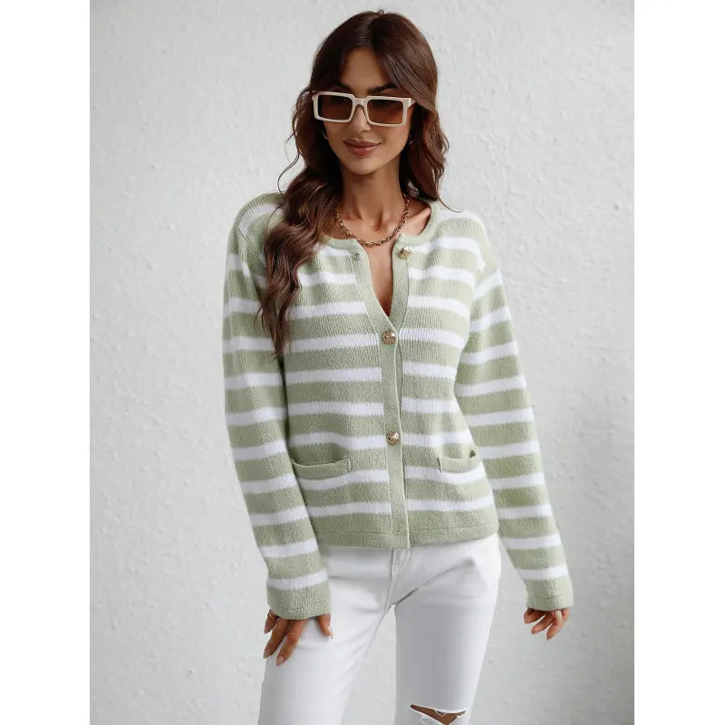 Gemütlicher Strick-Cardigan mit Knöpfen und seitlichen Taschen