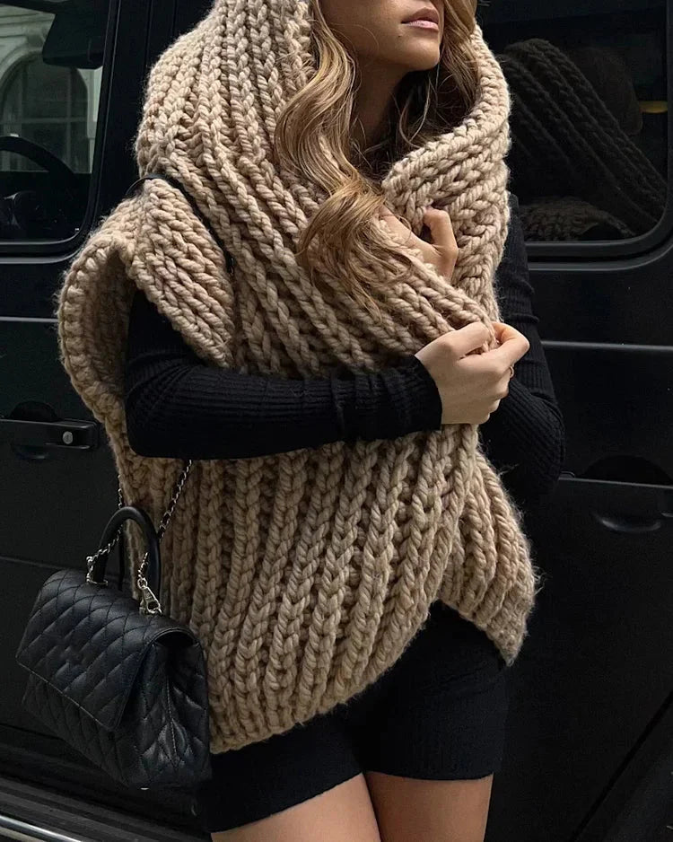 Gemütlicher übergroßer Strickkapuzenpullover