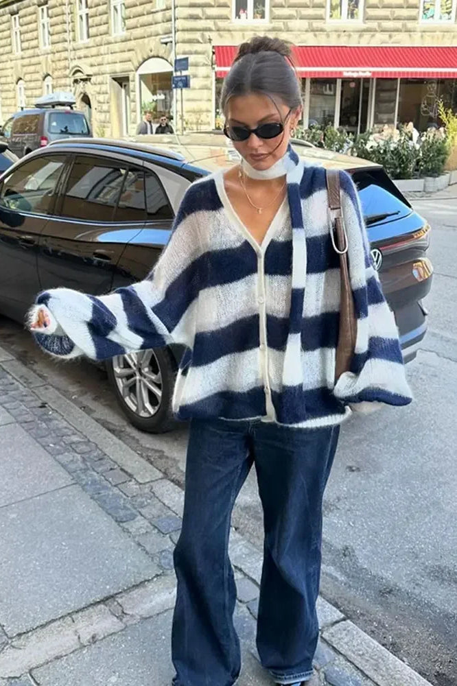 Gemütlicher gestreifter V-Ausschnitt Strickcardigan