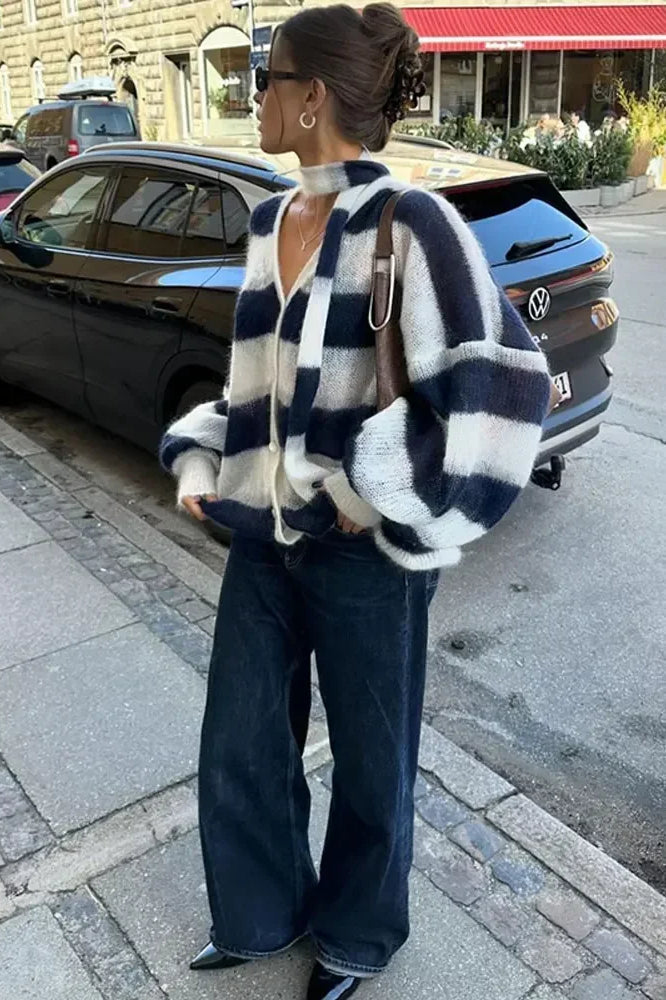 Gemütlicher gestreifter V-Ausschnitt Strickcardigan