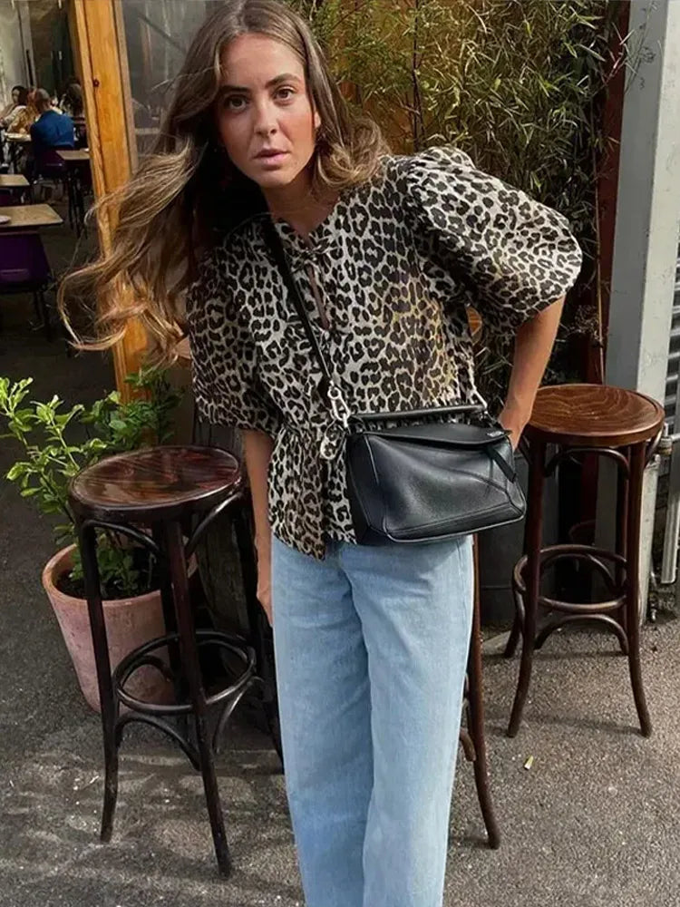 Bluse mit Leopardenmuster, Puffärmeln und Schleifendetail