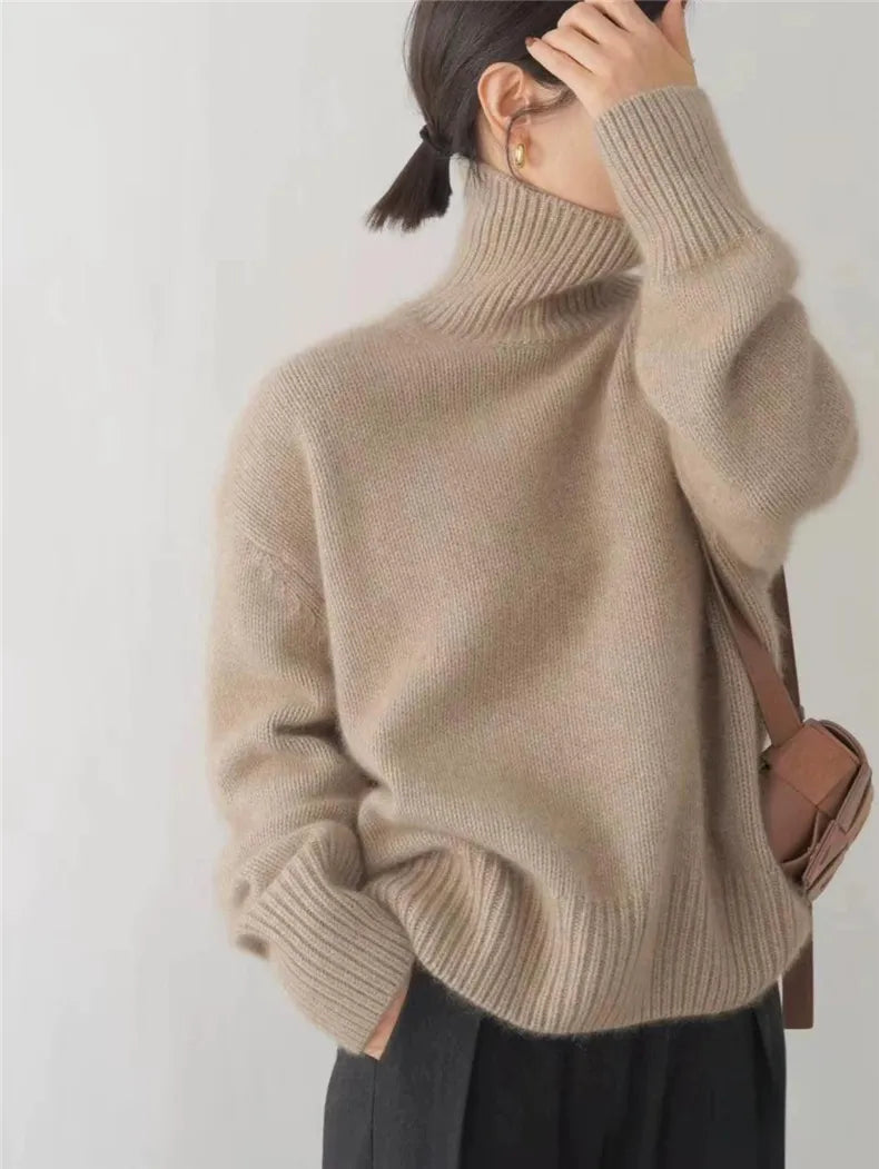 Gemütlicher weicher Strickpullover mit Rollkragen für herbstliche Schichten