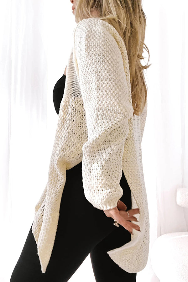 Gemütliche Strickjacke mittlerer Länge mit langen Ärmeln