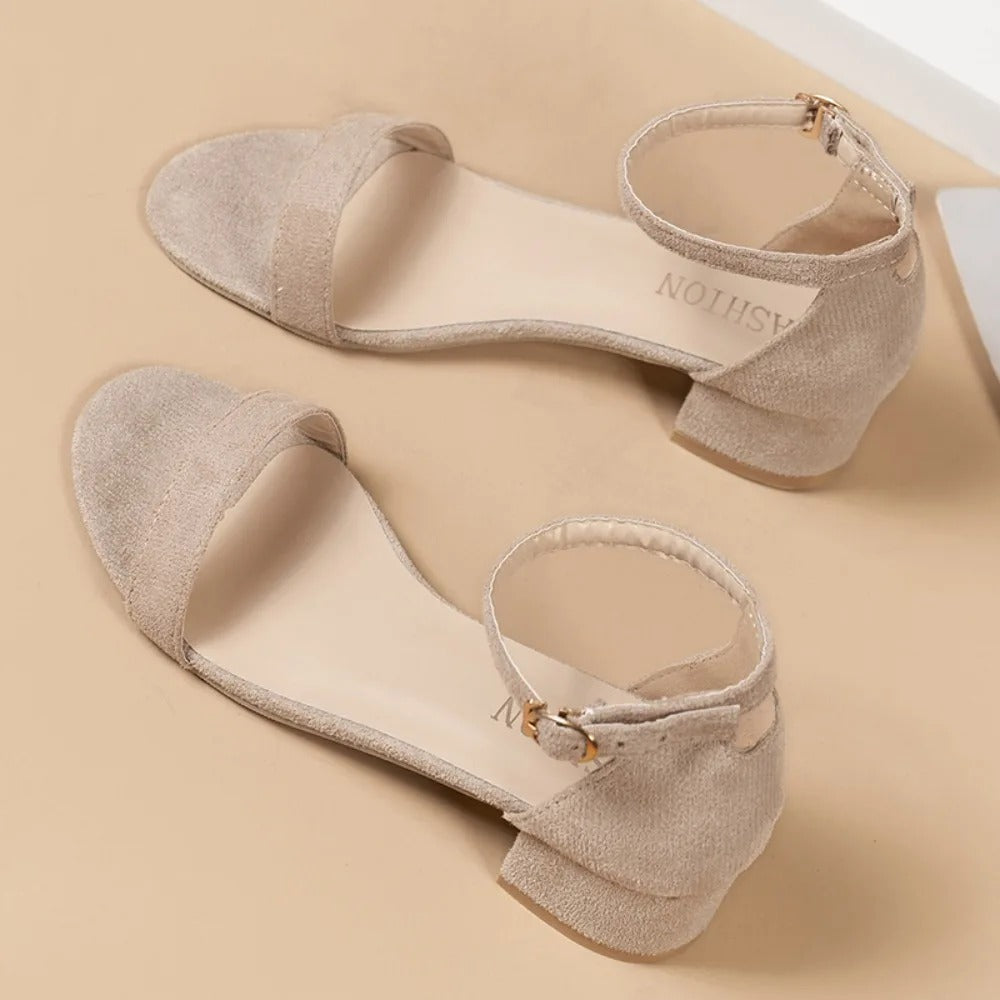 Quenilda | Elegante Blockabsatz-Sandalen mit Knöchelriemen