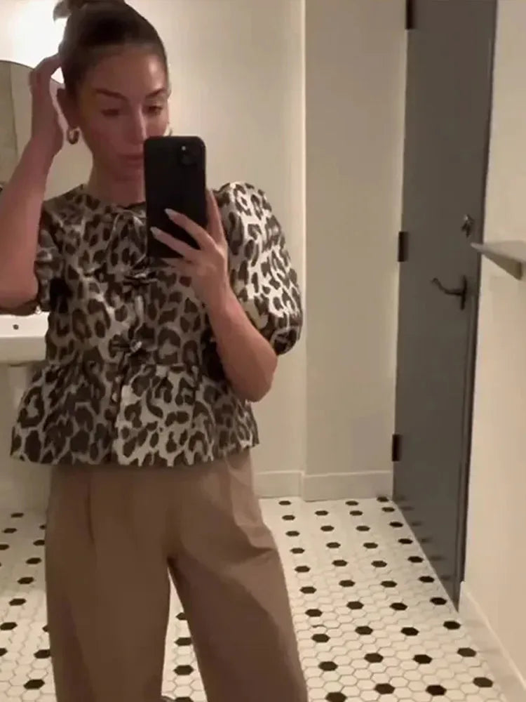 Bluse mit Leopardenmuster, Puffärmeln und Schleifendetail