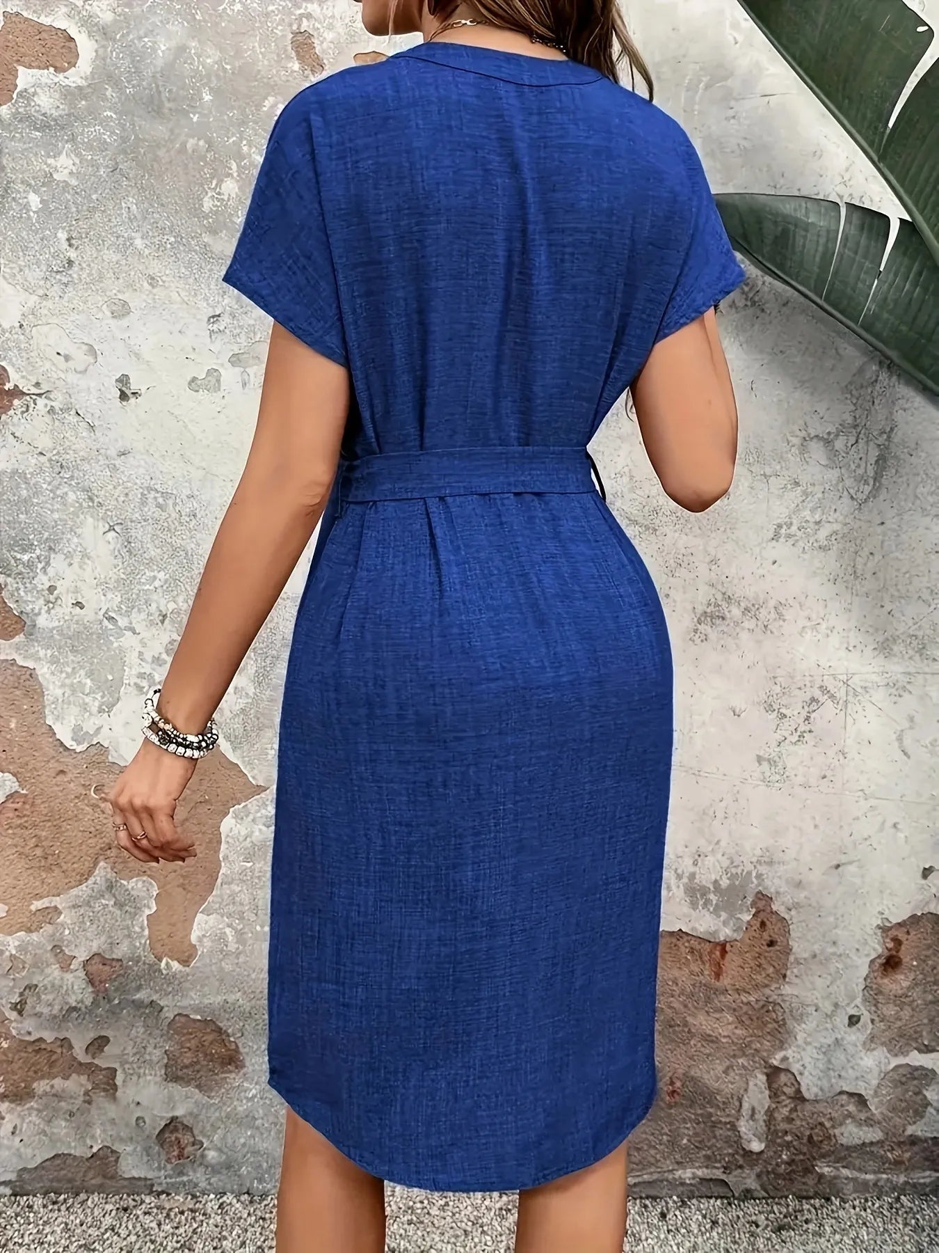 Kleid mit strukturiertem, kerbkragen und Taillengürtel