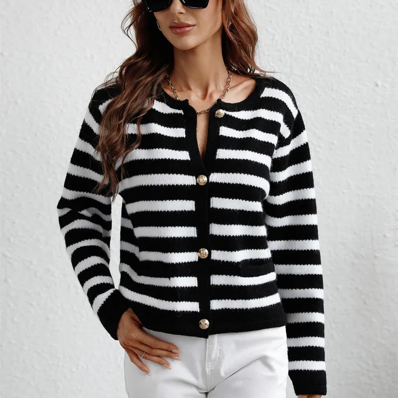 Gemütlicher Strick-Cardigan mit Knöpfen und seitlichen Taschen