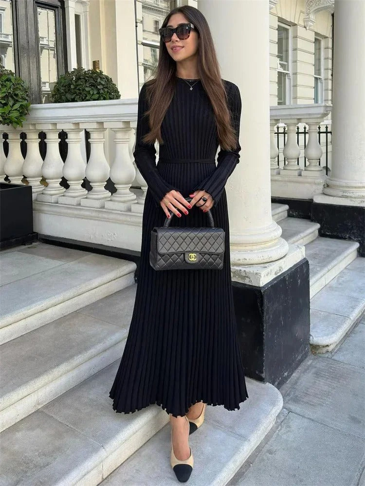 Frieda | Geripptes Maxikleid mit figurbetontem Schnitt