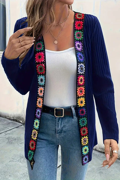 Boho Strickcardigan mit Blumenrand und langen Ärmeln