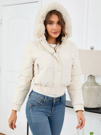 Gemütliche wattierte Winterjacke mit Pelzkapuze und Taschen