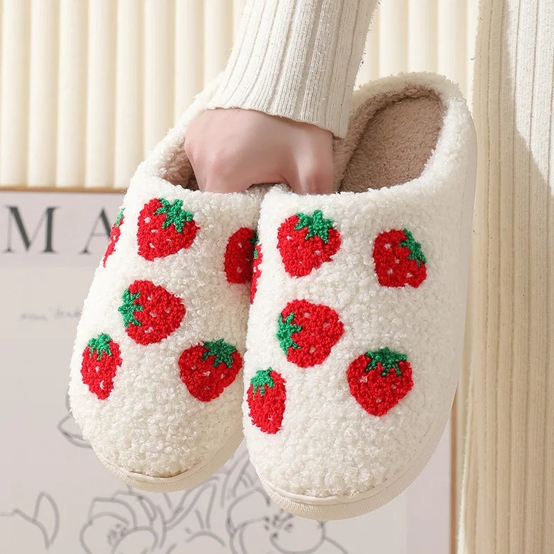 Annabell™ - Kuschelhausschuhe mit Erdbeeren