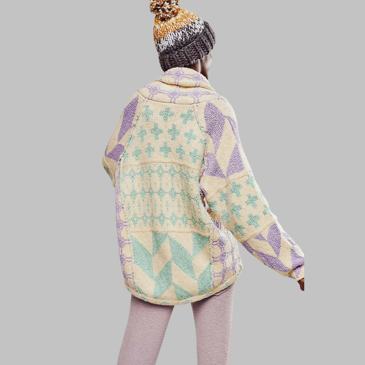 Gemütliche weiche Jacke mit modernen geometrischen Mustern