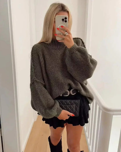 Gemütlicher Strickrollkragenpullover mit voluminösen Statement-Ärmeln