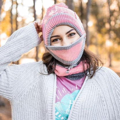 Gemütliches gestricktes Wintermützen- und Schalsset für Damen