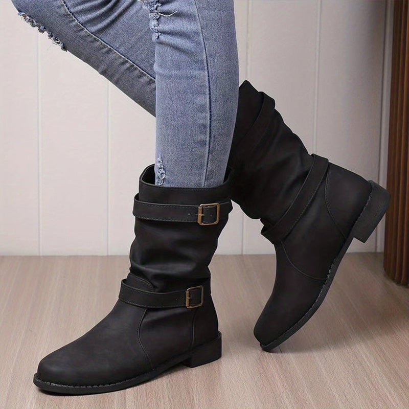 Schicke Leder-Stiefel mit Schnallendetail