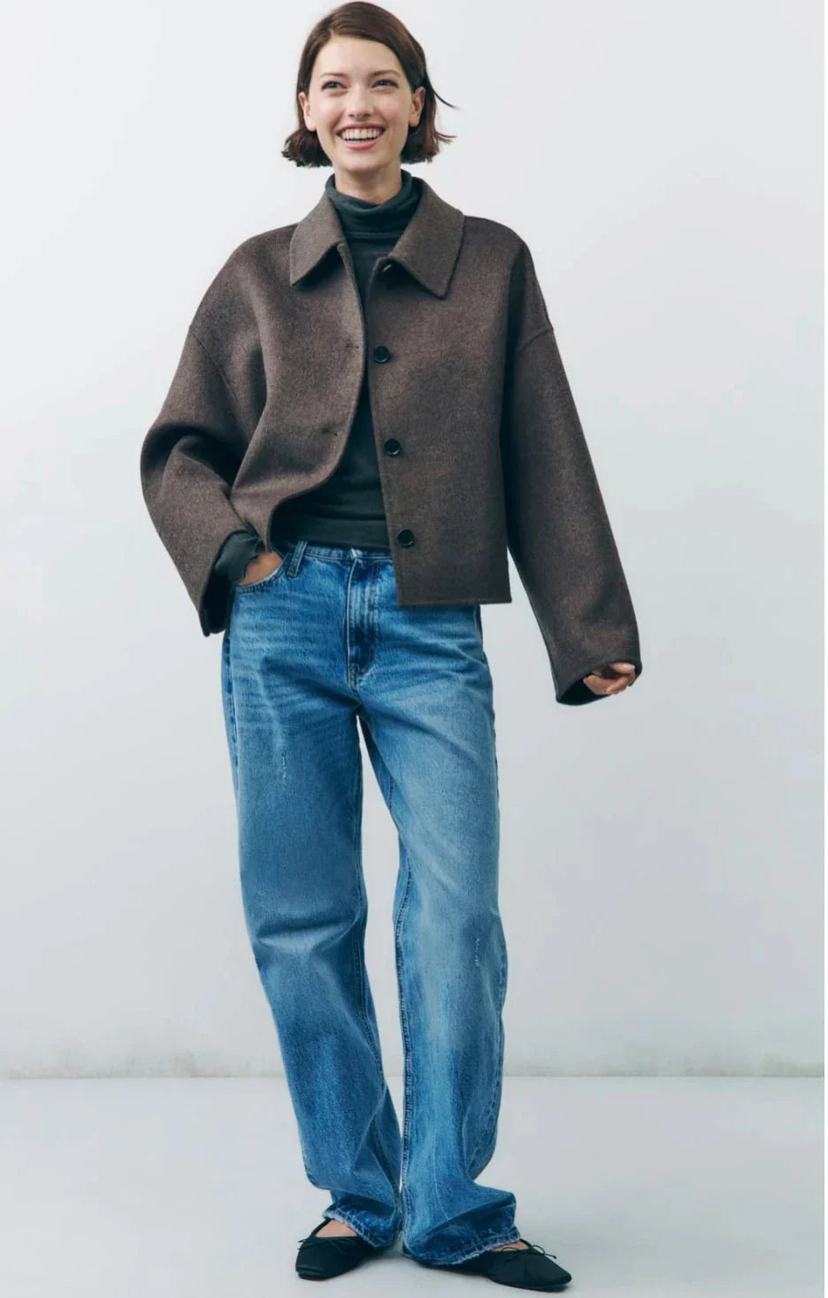 Elegante braune übergroße Jacke mit Reverskragen und Knöpfen