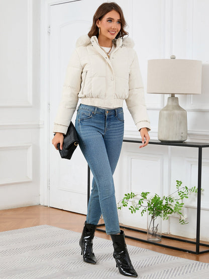 Gemütliche wattierte Winterjacke mit Pelzkapuze und Taschen
