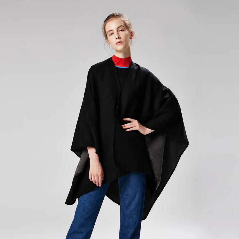 Frieda™ – Warmer Poncho mit fließendem Schnitt