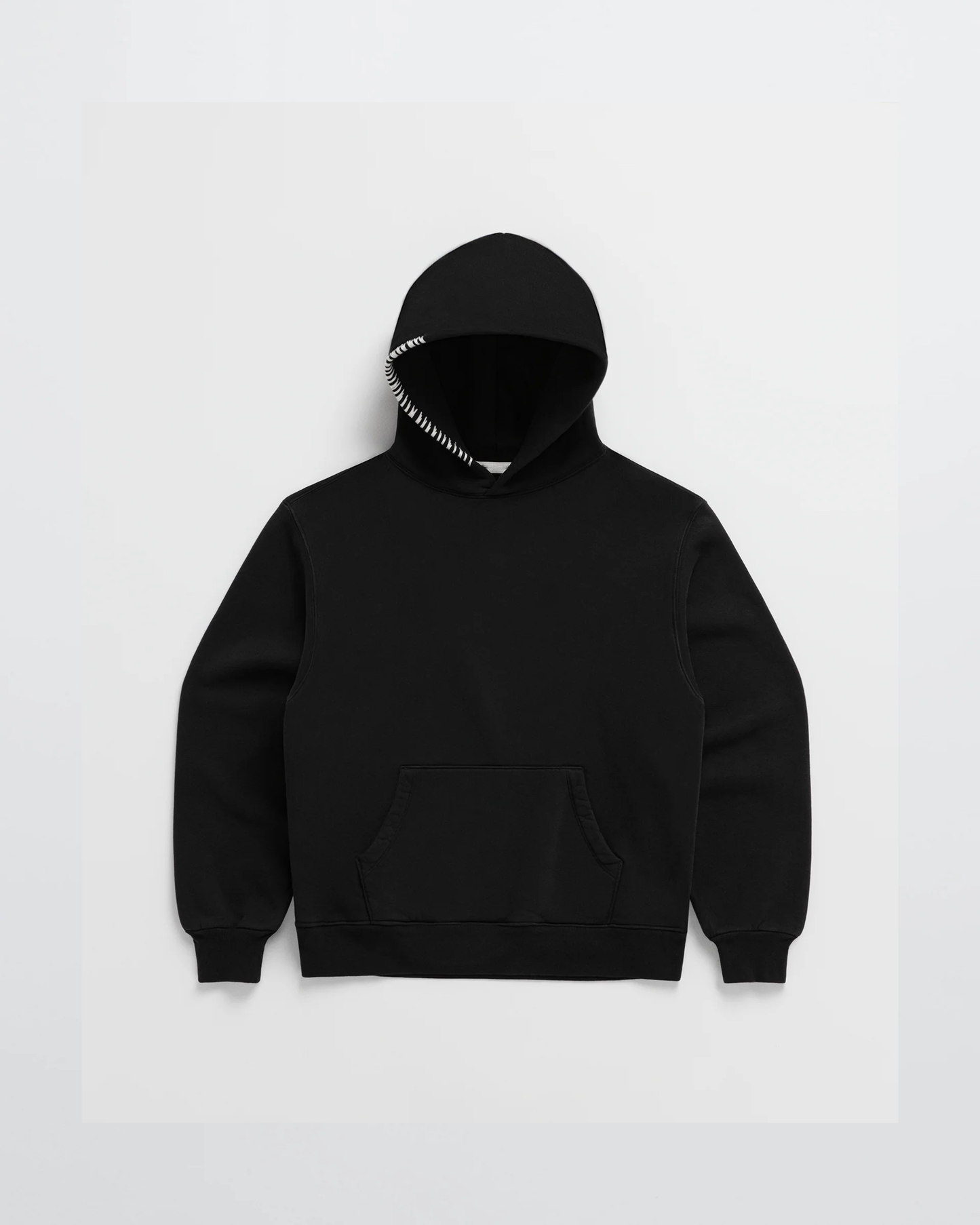 Gemütlicher minimalistischer Pullover-Hoodie