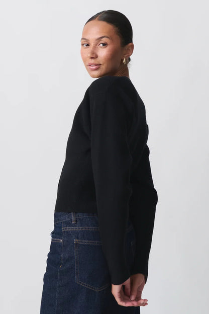 Elegante Bluse mit Knopfleiste, vielseitigem geradem Schnitt und Manschetten-Details