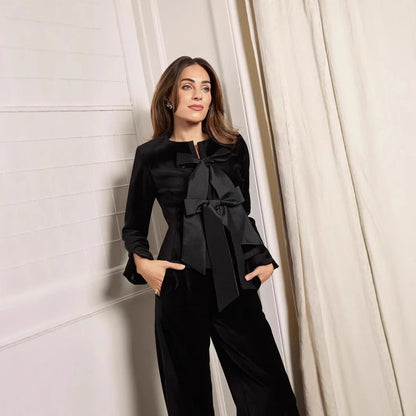 Peplum-Jacke aus maßgeschneidertem Taffeta mit Samtschleifen-Detail