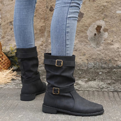 Schicke Leder-Stiefel mit Schnallendetail
